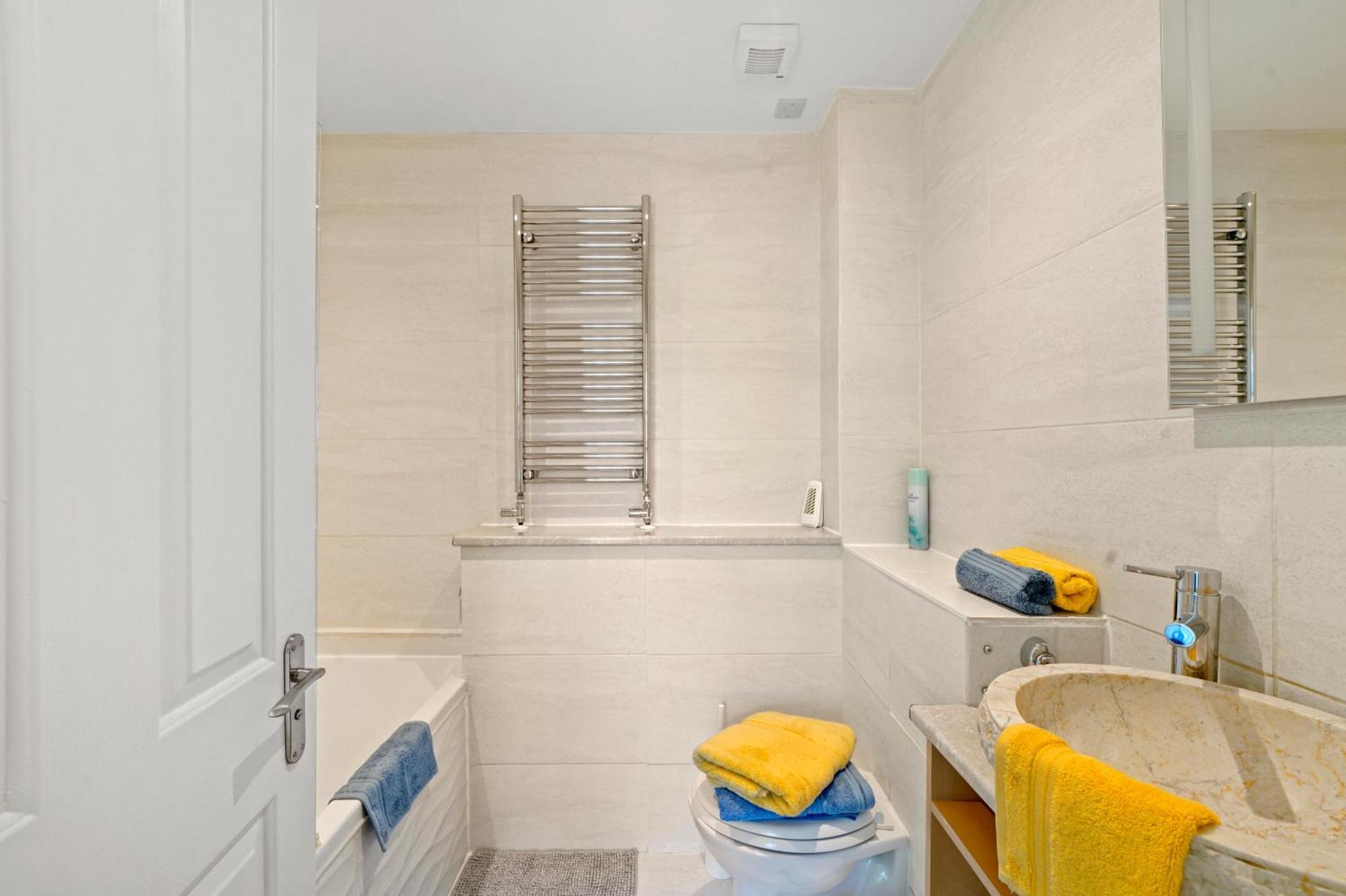 3 Bedroom Mews Home - Clapham Common - Free Private Parking - Sleeps 5 - Newly Refurbished - Sweetpea & Pillow Properties Λονδίνο Εξωτερικό φωτογραφία