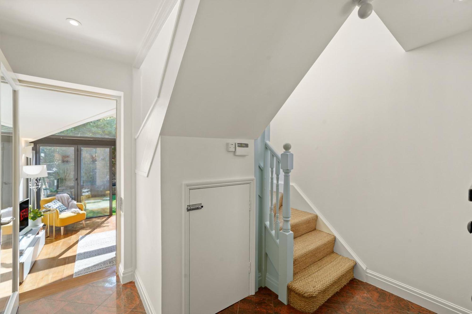 3 Bedroom Mews Home - Clapham Common - Free Private Parking - Sleeps 5 - Newly Refurbished - Sweetpea & Pillow Properties Λονδίνο Εξωτερικό φωτογραφία