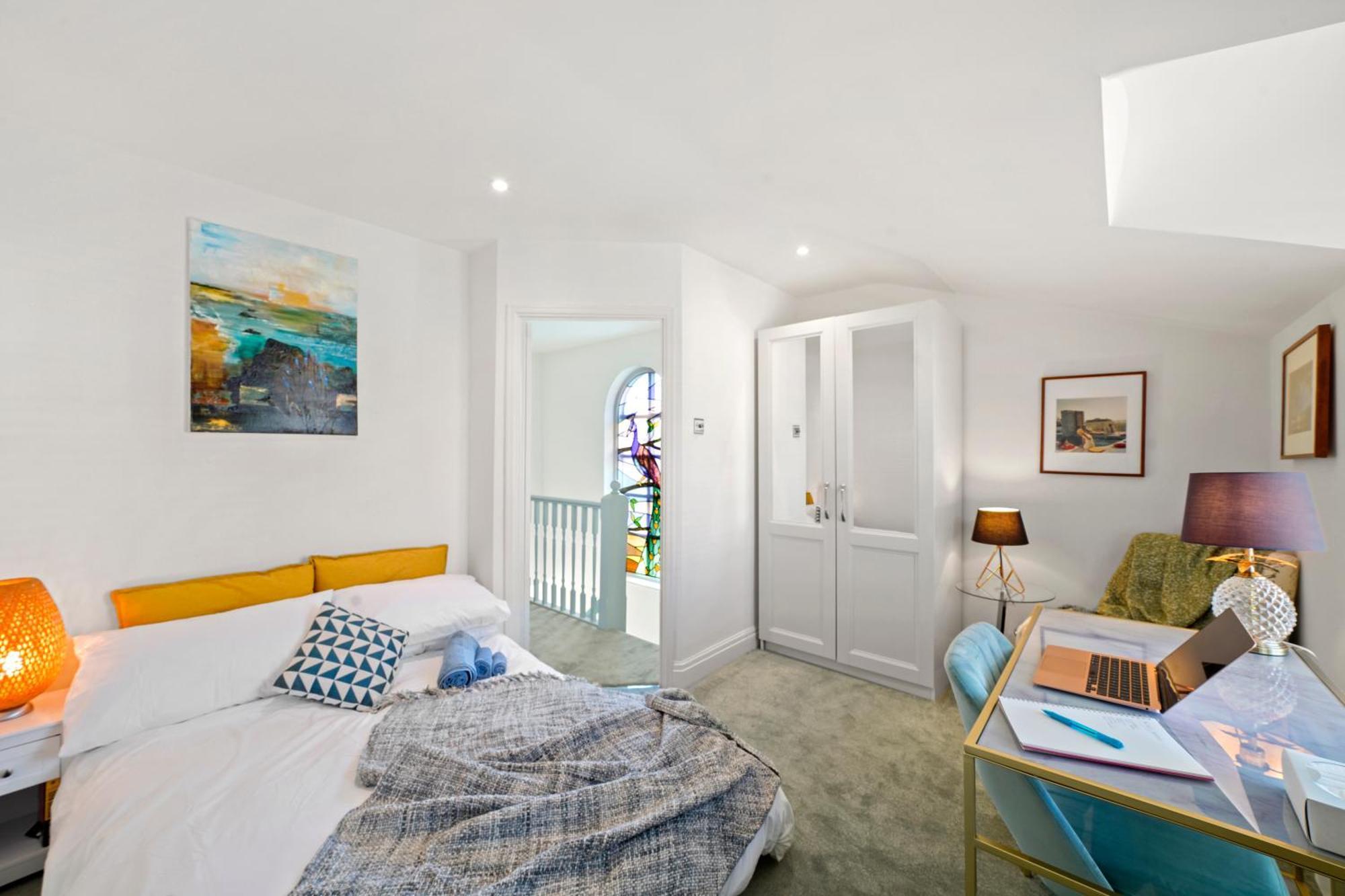 3 Bedroom Mews Home - Clapham Common - Free Private Parking - Sleeps 5 - Newly Refurbished - Sweetpea & Pillow Properties Λονδίνο Εξωτερικό φωτογραφία