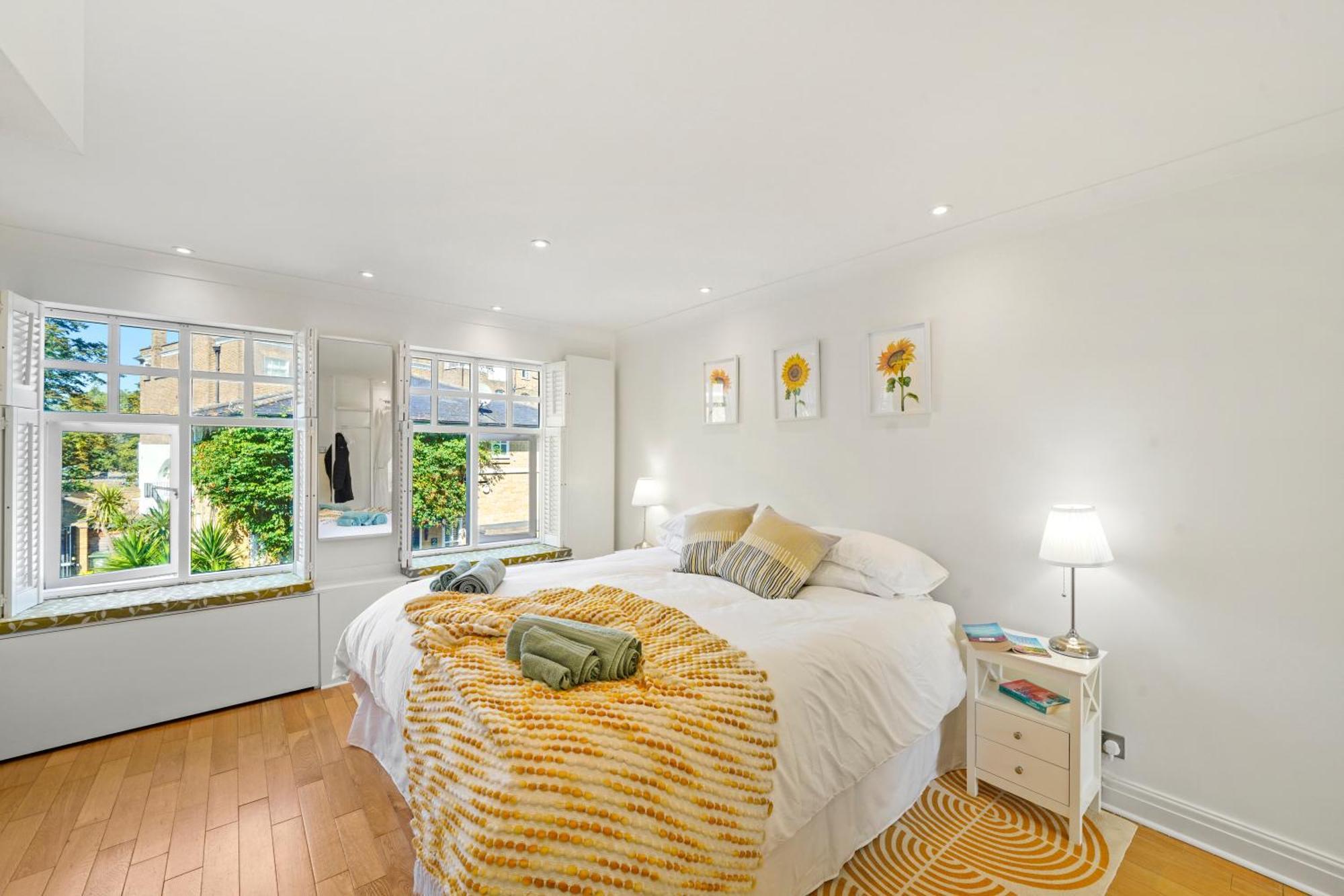 3 Bedroom Mews Home - Clapham Common - Free Private Parking - Sleeps 5 - Newly Refurbished - Sweetpea & Pillow Properties Λονδίνο Εξωτερικό φωτογραφία